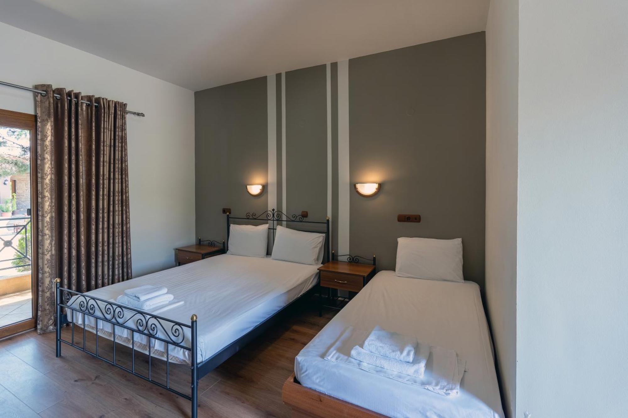 Ángistron Hotel Agistro المظهر الخارجي الصورة