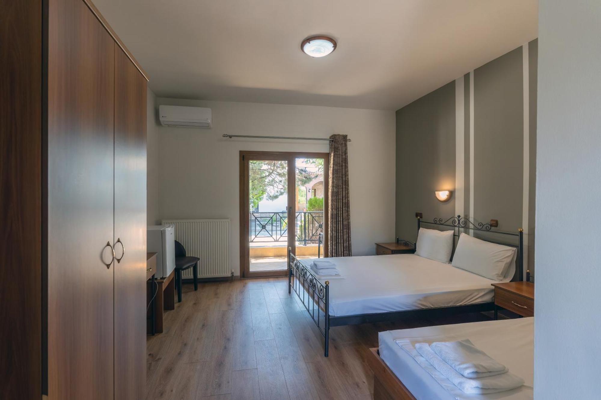 Ángistron Hotel Agistro المظهر الخارجي الصورة