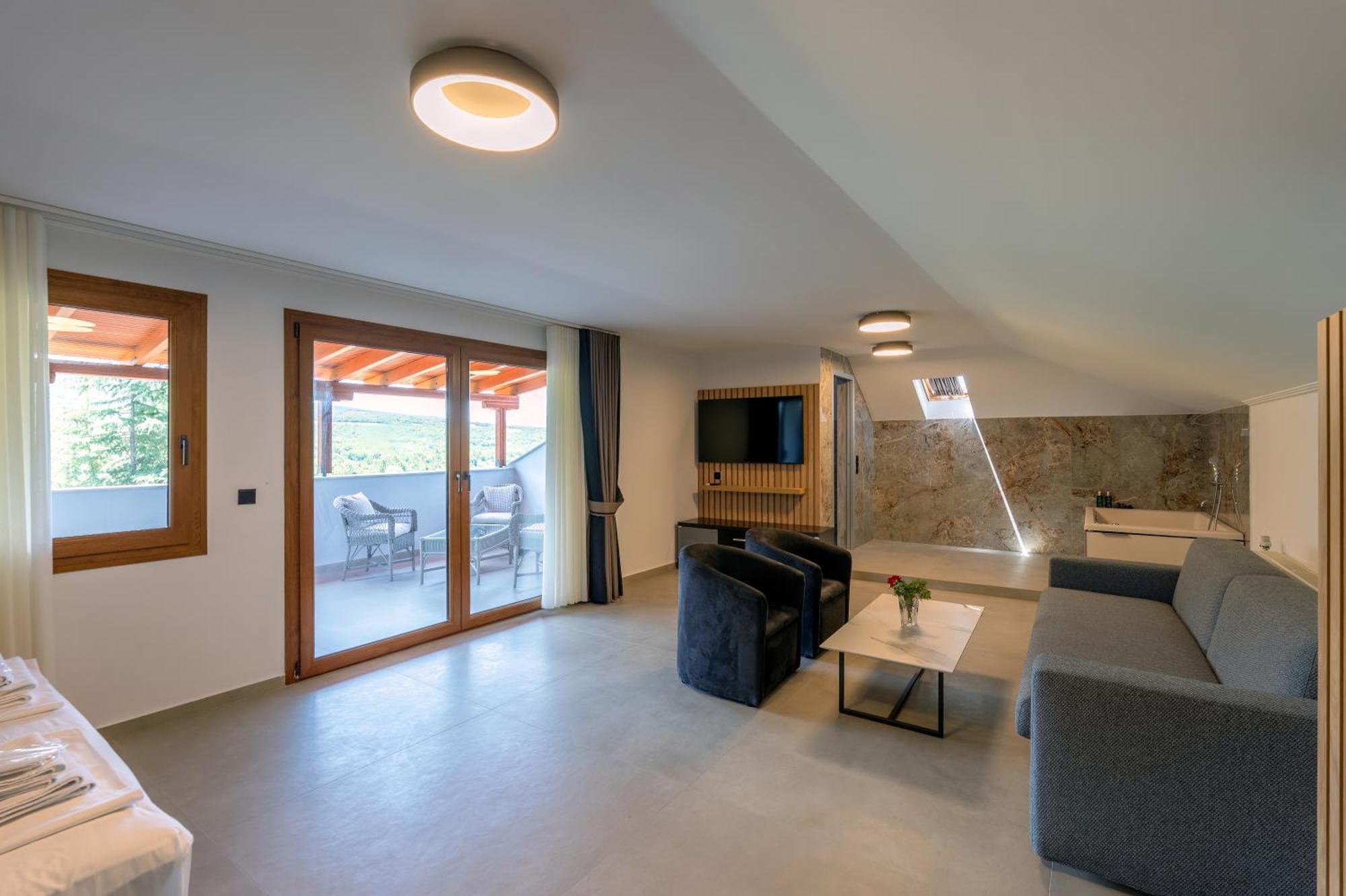 Ángistron Hotel Agistro المظهر الخارجي الصورة